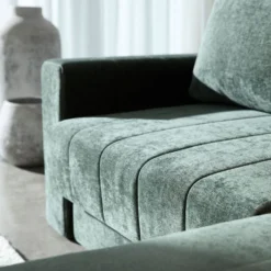 Innovation Living Akello-divaanivuodesohva käsinojilla
