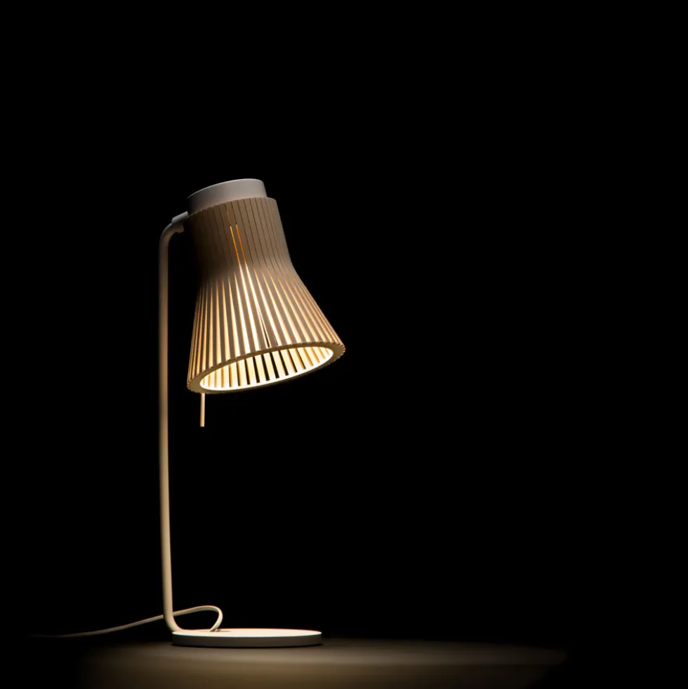 Secto Design Petite 4620 -pöytävalaisin
