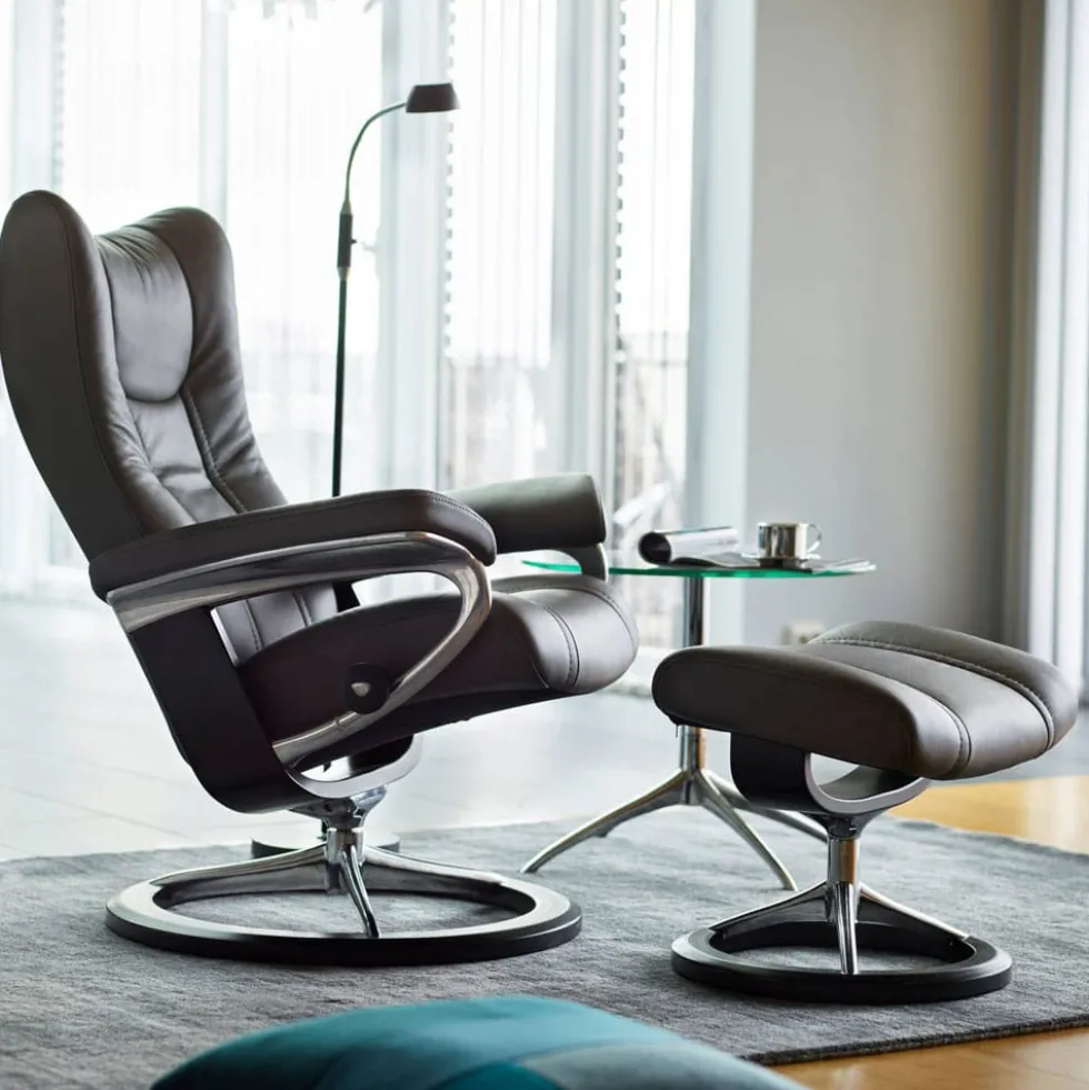 Stressless Wing-lepotuoli + rahi Signature-jalalla